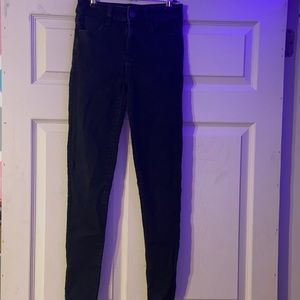 Women’s size 0 black American eagle stretch jeans.